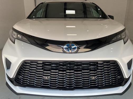2025 Toyota Sienna XSE 7 Passenger