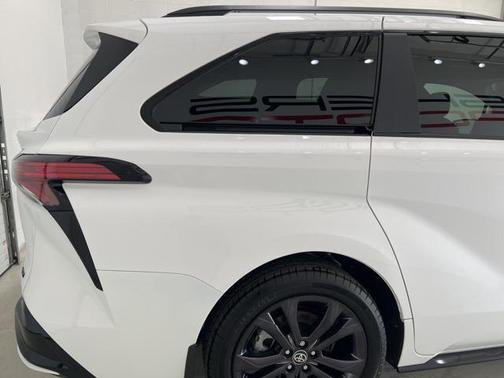 2025 Toyota Sienna XSE 7 Passenger