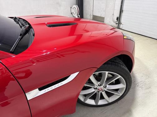 2018 Jaguar F-TYPE 296HP