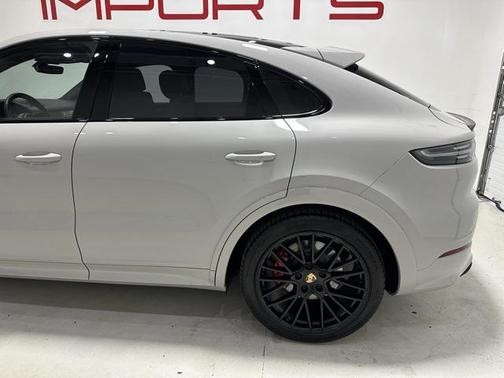 2022 Porsche Cayenne GTS