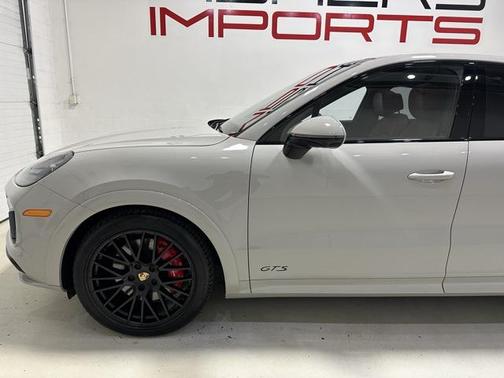 2022 Porsche Cayenne GTS