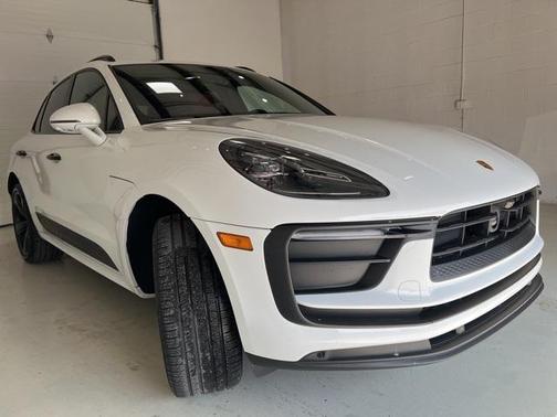 2023 Porsche Macan Base