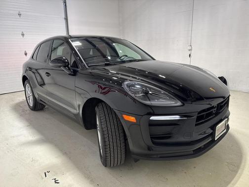 2025 Porsche Macan T