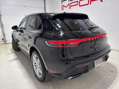2025 Porsche Macan T