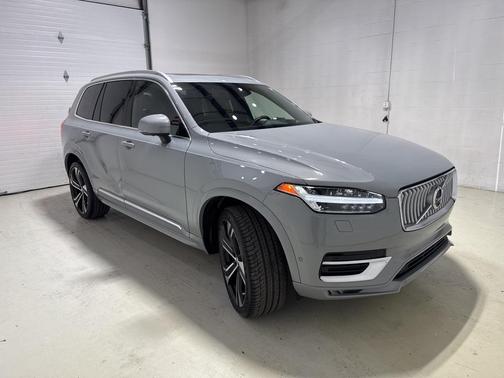 2024 Volvo XC90 B6 Ultimate Bright Theme 7-Seater