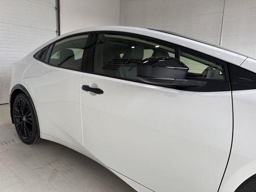 2025 Toyota Prius LE