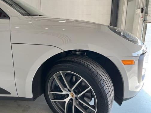 2024 Porsche Macan Base