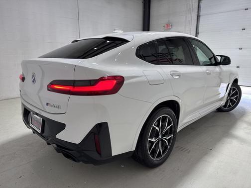 2022 BMW X4 M40i