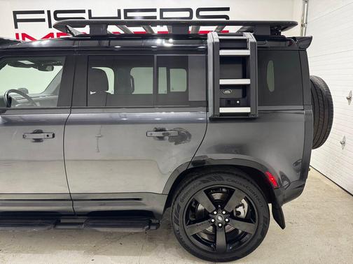 2023 Land Rover Defender 110 X-Dynamic SE