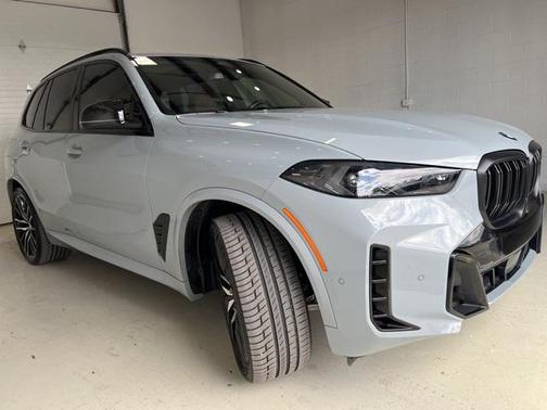 2024 BMW X5 M60i