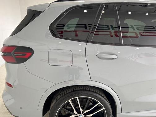 2024 BMW X5 M60i