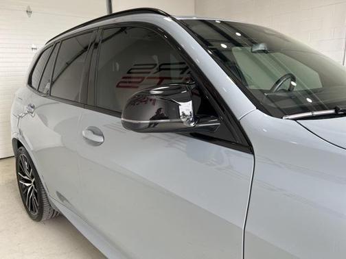 2024 BMW X5 M60i