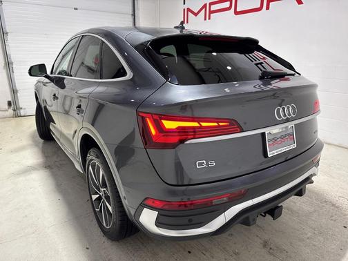 2022 Audi Q5 45 S line Prestige