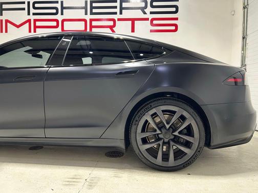 Solid Black 2022 Tesla Model S Plaid