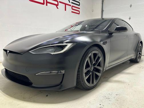 Solid Black 2022 Tesla Model S Plaid