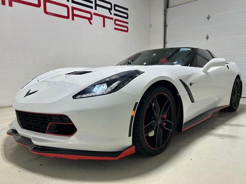 Arctic White 2019 Chevrolet Corvette Stingray