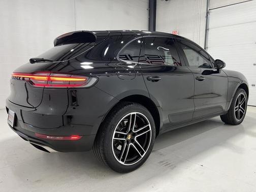 2021 Porsche Macan Base