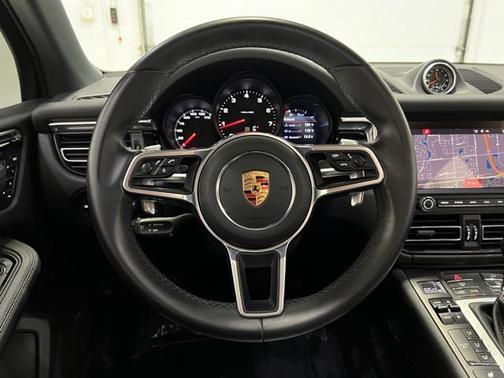 2021 Porsche Macan Base