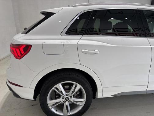 2022 Audi Q3 45 S line Premium