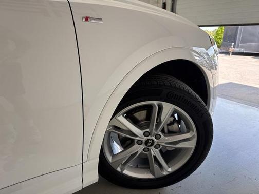 2022 Audi Q3 45 S line Premium