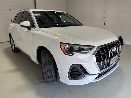 2022 Audi Q3 45 S line Premium