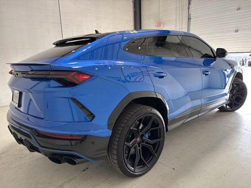 2020 Lamborghini Urus Base