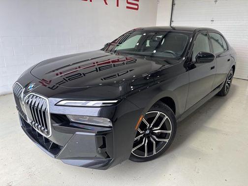 2025 BMW 740 i xDrive