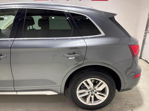 2022 Audi Q5 45 S line Premium