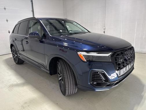 2025 Audi Q7 45 Premium Plus