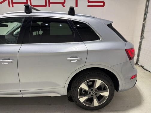 Florett Silver Metallic 2023 Audi Q5 40 Premium