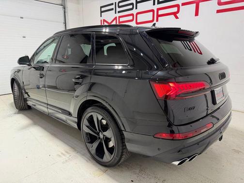 Mythos Black Metallic 2024 Audi SQ7 4.0T Premium Plus