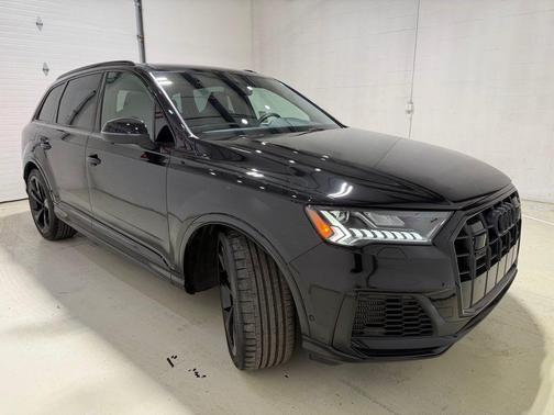 Mythos Black Metallic 2024 Audi SQ7 4.0T Premium Plus
