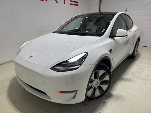 2022 Tesla Model Y Long Range Dual Motor All-Wheel Drive