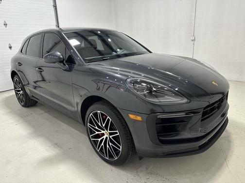 2023 Porsche Macan Base