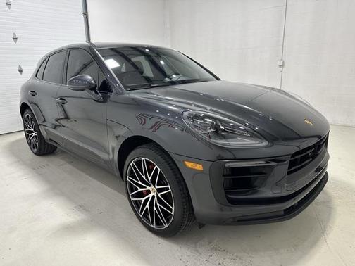 2023 Porsche Macan Base