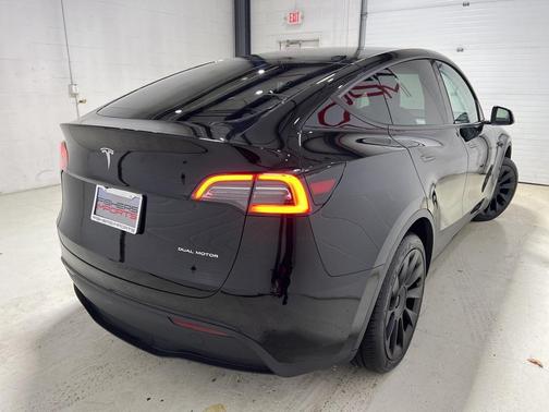 2023 Tesla Model Y Long Range Dual Motor All-Wheel Drive