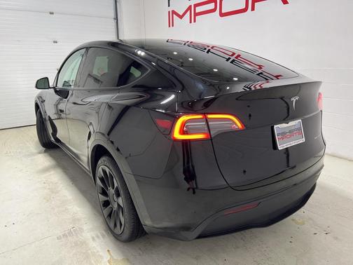2023 Tesla Model Y Long Range Dual Motor All-Wheel Drive