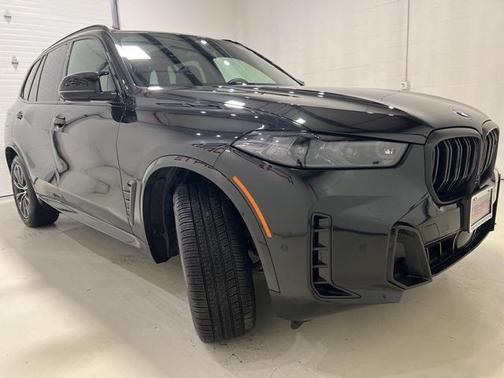 2024 BMW X5 M60i