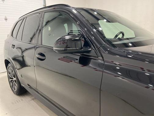 2024 BMW X5 M60i