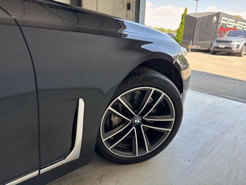 2022 BMW 750 i xDrive