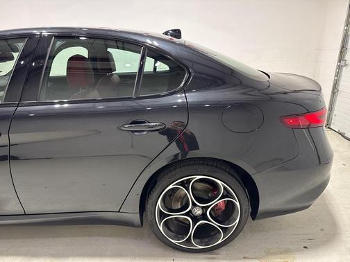 2023 Alfa Romeo Giulia Veloce AWD