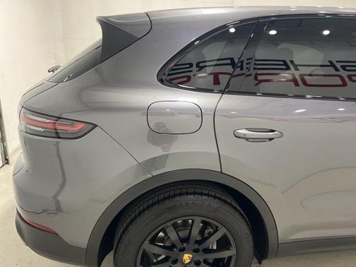 2022 Porsche Cayenne Base