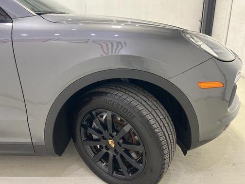 2022 Porsche Cayenne Base
