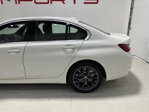 2025 BMW 330 i xDrive