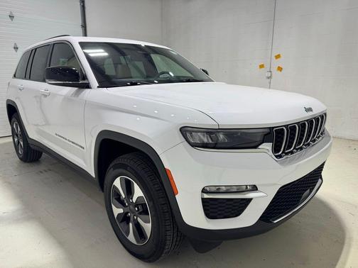 Bright White Clearcoat 2024 Jeep Grand Cherokee 4xe Base