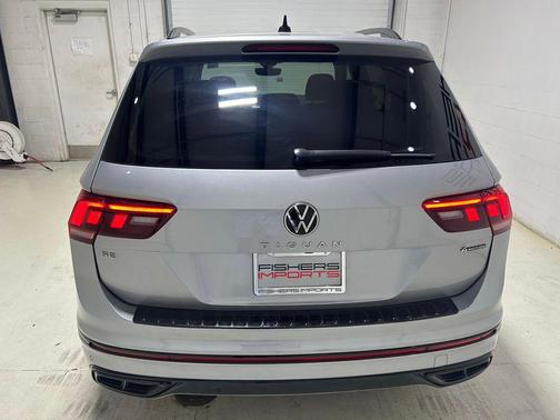 Silver Metallic 2023 Volkswagen Tiguan 2.0T SE R-Line Black 4MOTION