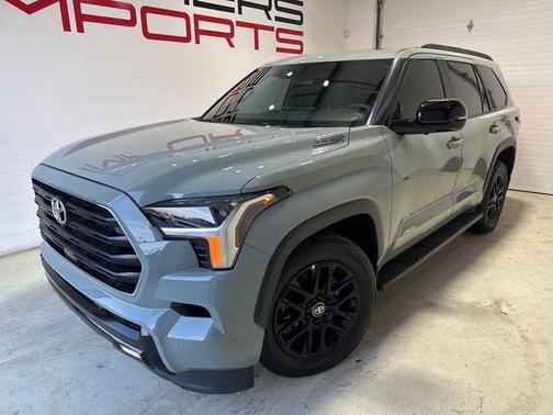 2025 Toyota Sequoia SR5