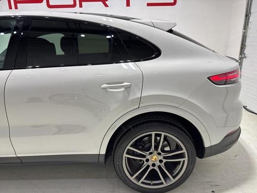 2022 Porsche Cayenne Cayenne