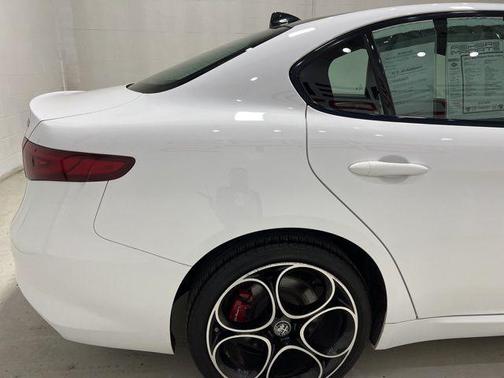2023 Alfa Romeo Giulia Veloce AWD