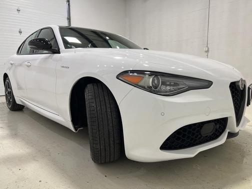 2023 Alfa Romeo Giulia Veloce AWD